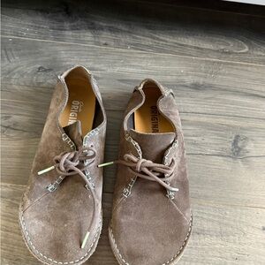 Clarks Woman Tan Suede Original